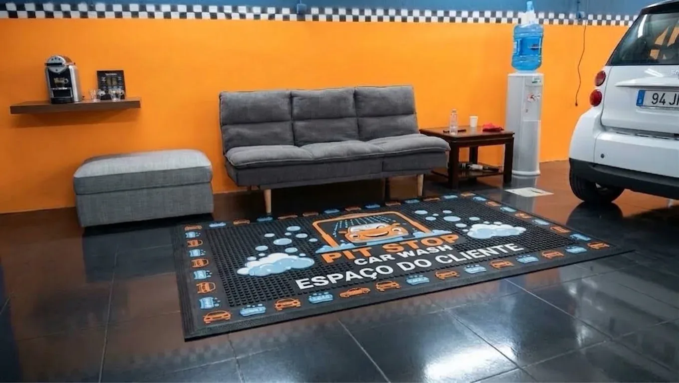Espaço de espera dos clientes na PitStop Wash